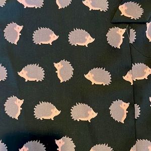 HEDGEHOGS! sleeveless blouse, bow tie at neck